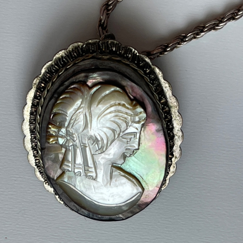 Art Nouveau Cameo Mother of Pearl Abalone Pendant - Picture 12 of 13
